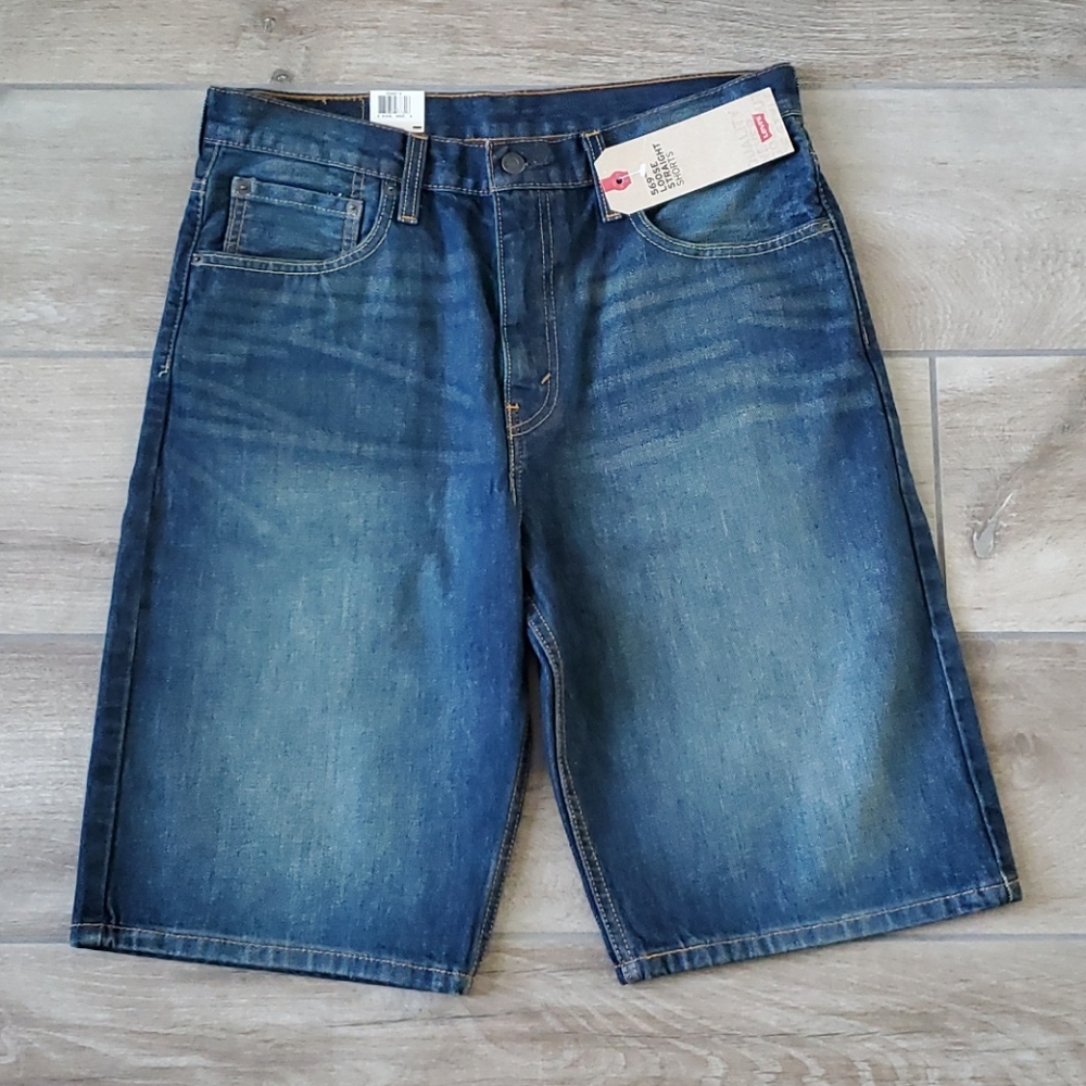 🆕️ Levi's Shorts W32